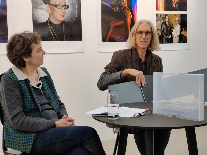 Nicolaus Schmidt, Pop Up Gayhane, Künstlergepsräch mit Helen Adkins